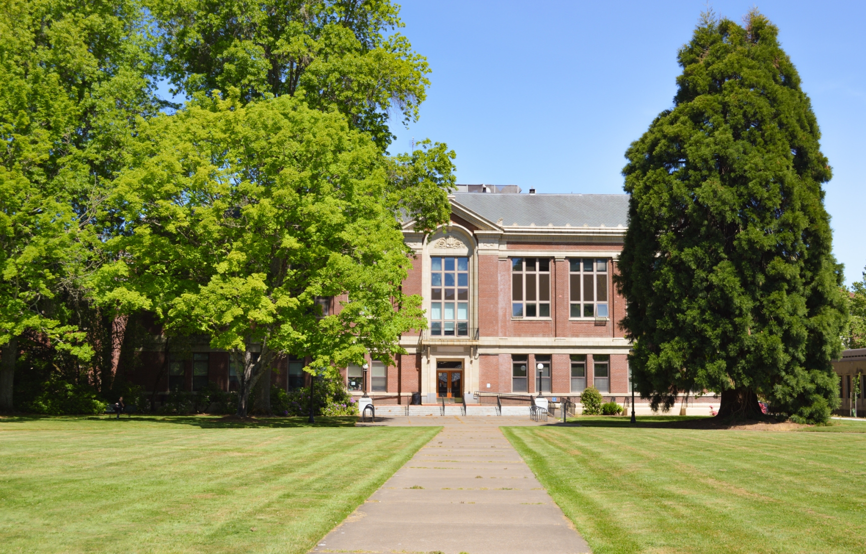 View of Kidder Hall from the quad on a sunny day